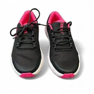 Under Armour Youth Surge 4 Running Shoes - Size 7